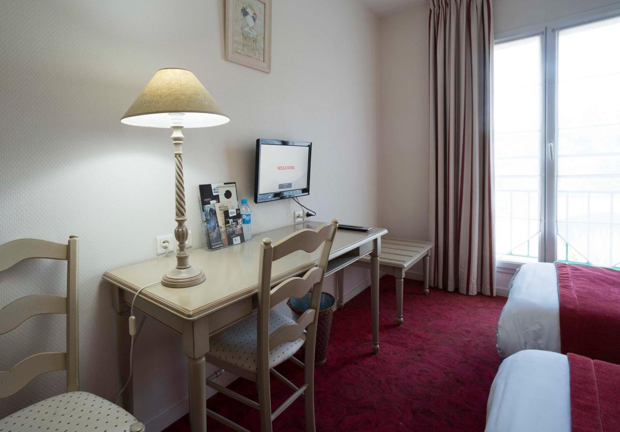 Brit Hotel Du Perche Nogent-le-Rotrou Buitenkant foto