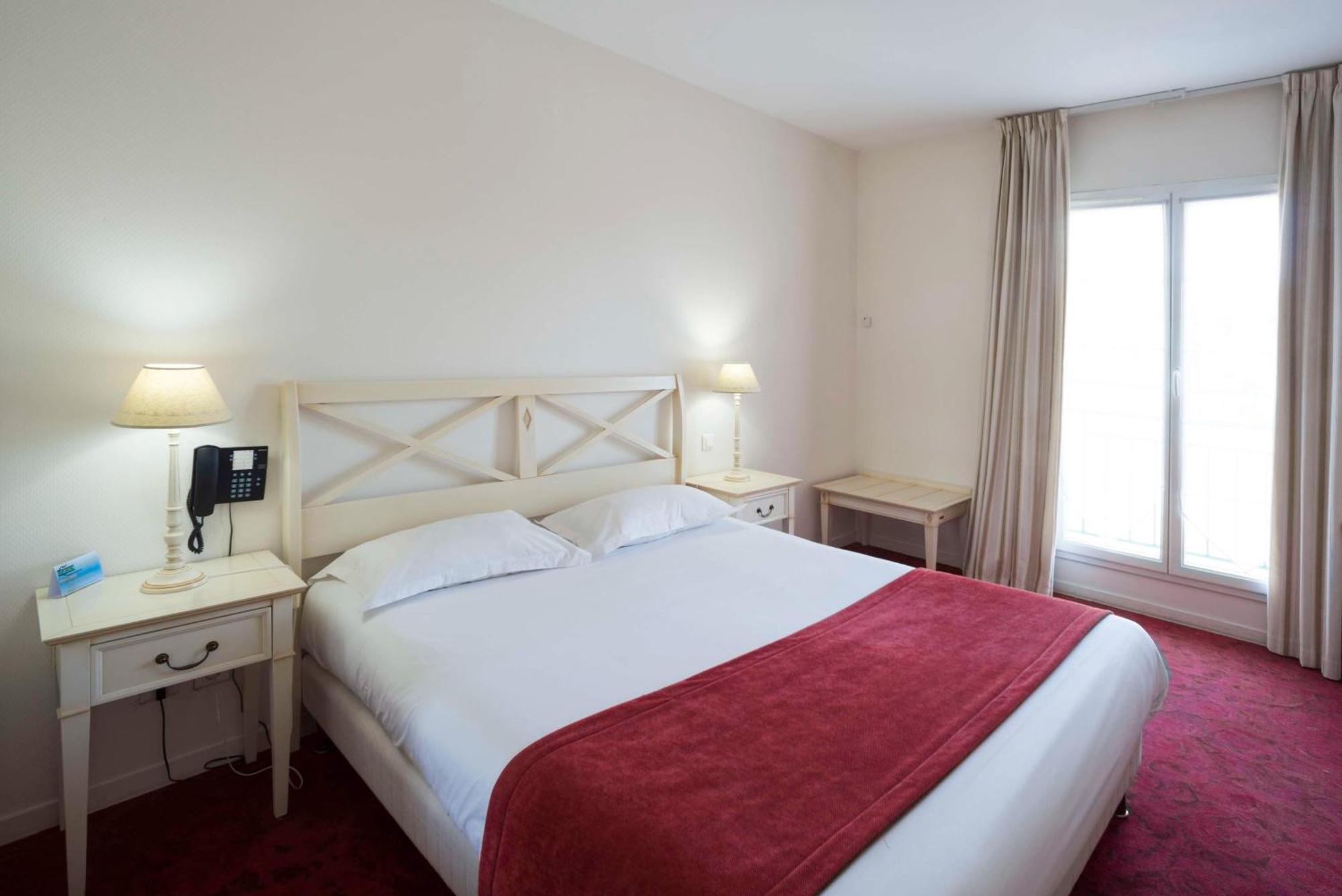 Brit Hotel Du Perche Nogent-le-Rotrou Buitenkant foto